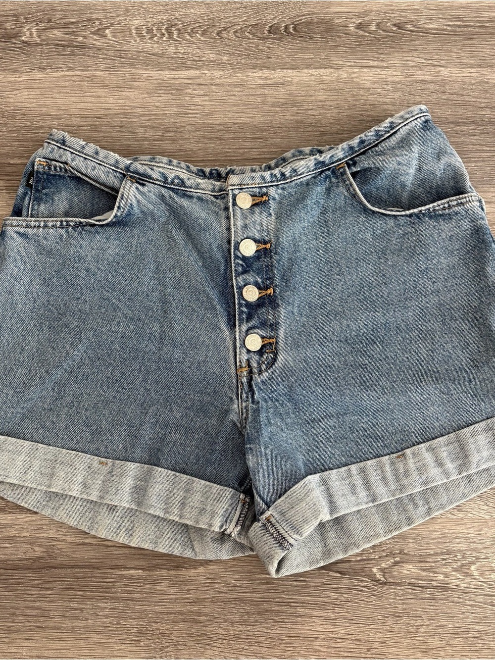 Gitano Light Blue Button-Fly Rolled Hem Denim Shorts Size 8